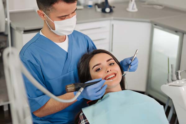 How Cosmetic Dentistry Can Address Stained Teeth